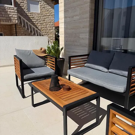 Luxury Rubi - Private Pool Villa Vir