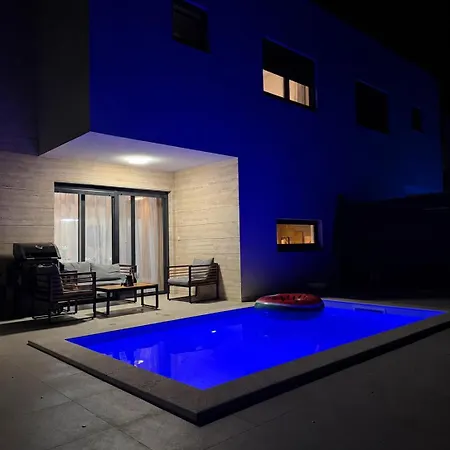 Luxury Rubi - Private Pool Villa *